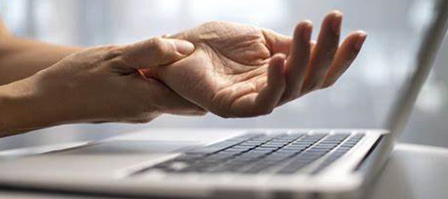 Hands Hurting from Constant Scrolling? Ease the Pain with Physiotherapy